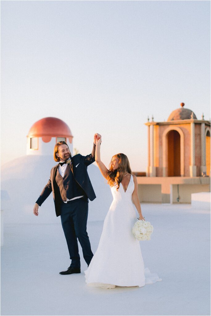 rooftop sunset bride and groom portrait at stoney ridge villa in fort worth Texas