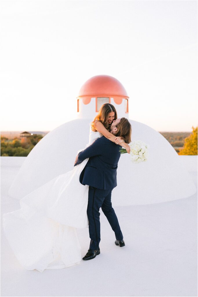 rooftop sunset bride and groom portrait at stoney ridge villa in fort worth Texas